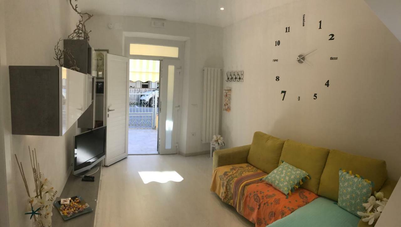 Smeralda House เวียเรจโจ ภายนอก รูปภาพ